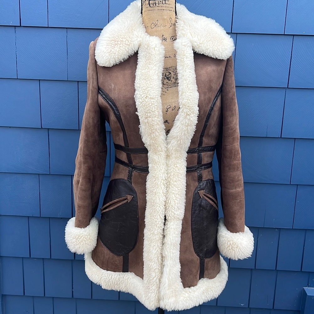 Vintage shearling med. coat coat warm! Penny Lane and Alice & Olivia style!